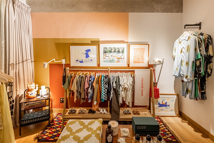 Mengunjungi Pameran Sambil Room Tour di “Room to Room”