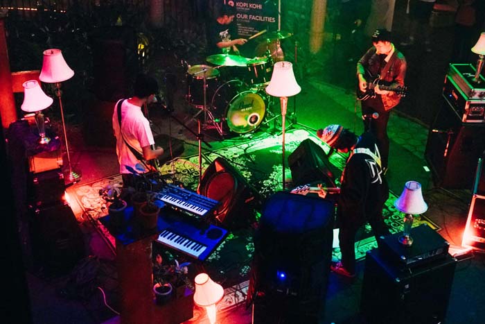 No Exit Room Gelar “A Step Further Away”