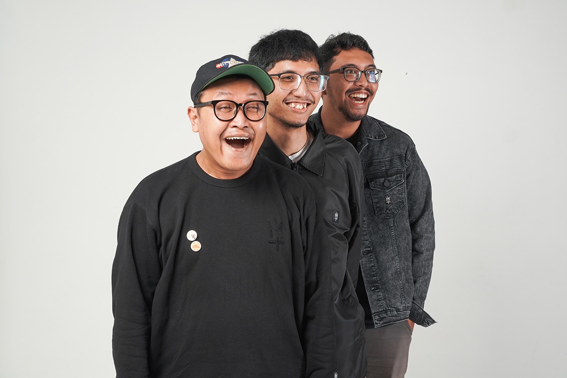 Kemuakan Saturday Night Karaoke akan Miskonsepsi Kesuksesan lewat Single “….Abnormal?Abnormal!!”