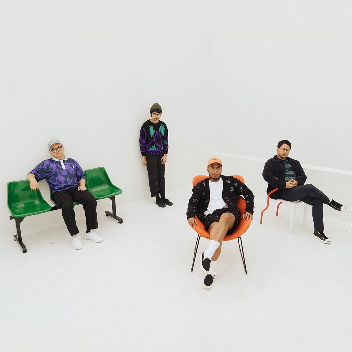 Eleventwelfth: â€œBanyak sekali musisi lain yang tidak bangga dengan album-album awalnya, kita tidak ingin seperti itu.â€œ