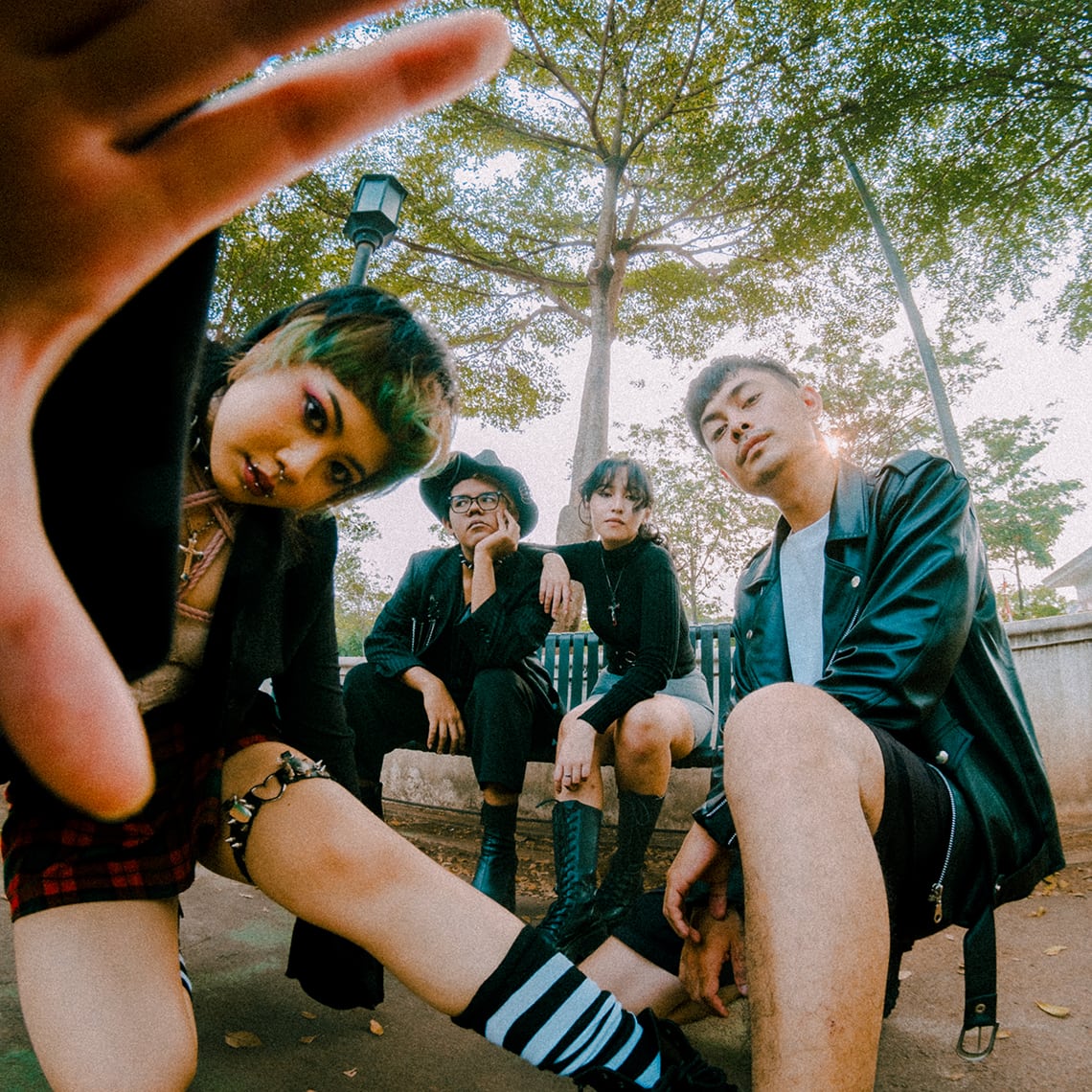 Retlehs: “Belum Mau Komitmen Sama Gitaris”
